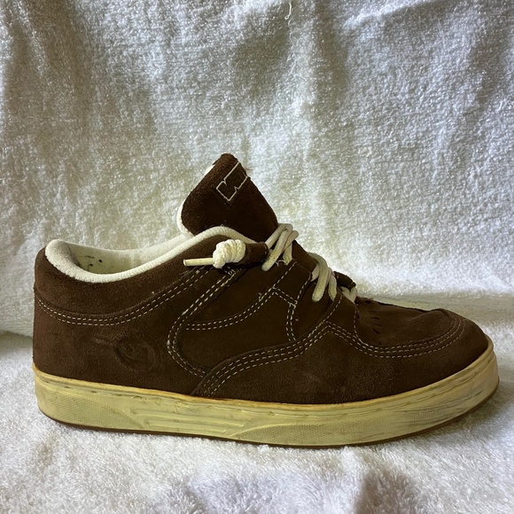 VANS - Picture 7 of 9